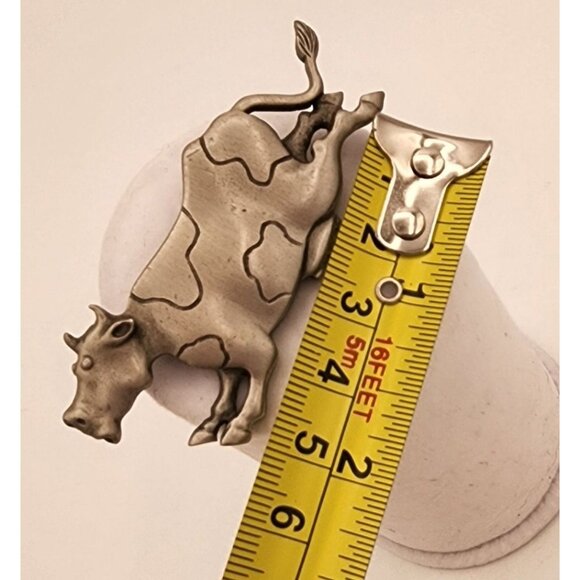 Vintage Leaping Cow Brooch. Pewter JJ Jonette Farm Animal Brooch 80s Whimsical - Picture 6 of 6